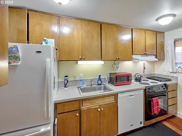 11545 Sw MAJESTIC Ln 4, Portland, OR 97224