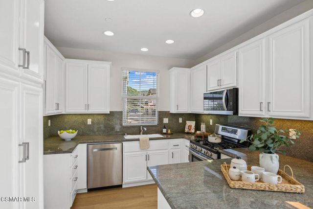 88 Via Katrina, Newbury Park, CA 91320