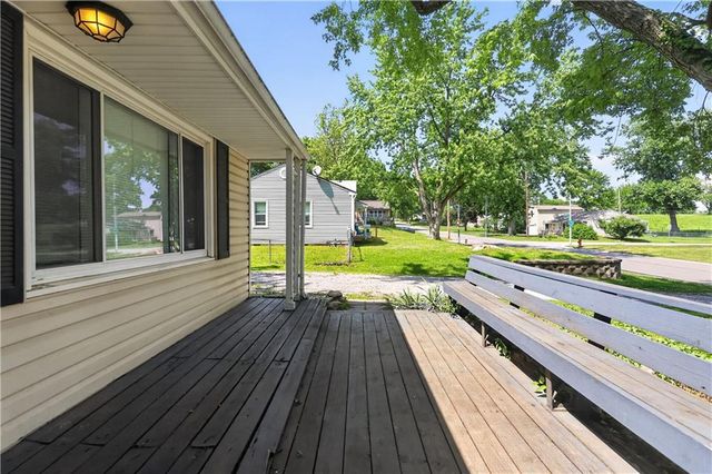 5318 N Garfield Avenue, Kansas City, MO 64118