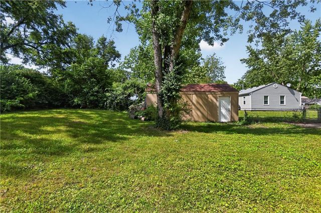 5318 N Garfield Avenue, Kansas City, MO 64118