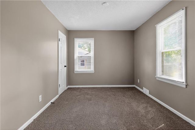 5318 N Garfield Avenue, Kansas City, MO 64118