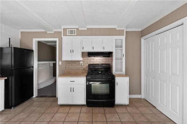 5318 N Garfield Avenue, Kansas City, MO 64118