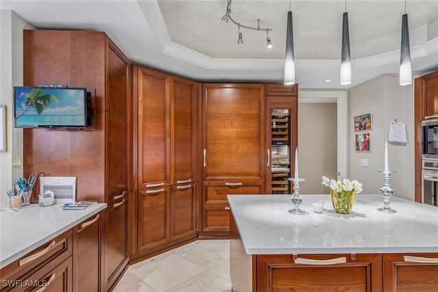 13675 Vanderbilt DR 707, Naples, FL 34110