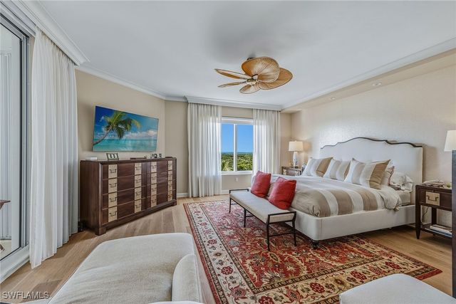 13675 Vanderbilt DR 707, Naples, FL 34110