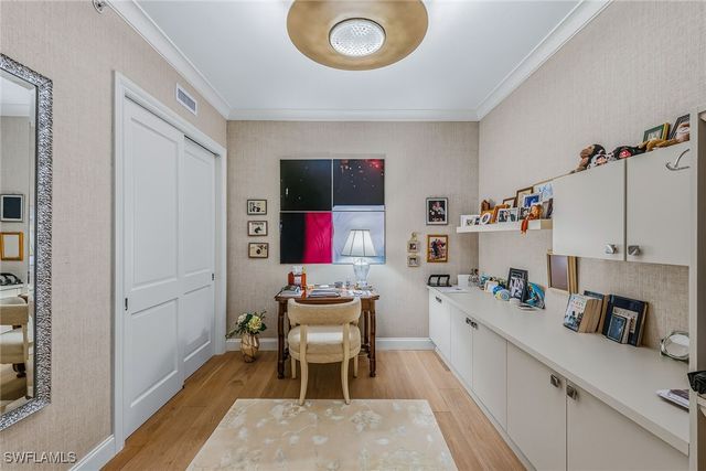 13675 Vanderbilt DR 707, Naples, FL 34110