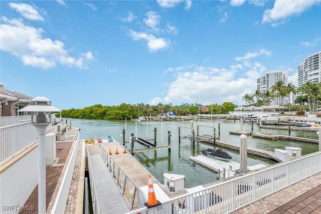 13675 Vanderbilt DR 707, Naples, FL 34110