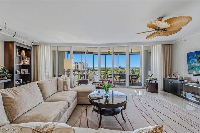 13675 Vanderbilt DR 707, Naples, FL 34110