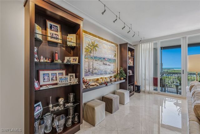 13675 Vanderbilt DR 707, Naples, FL 34110