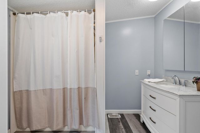 26 Country Lane, Fremont, NH 03044