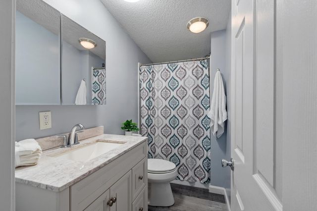 26 Country Lane, Fremont, NH 03044