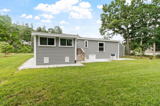 26 Country Lane, Fremont, NH 03044