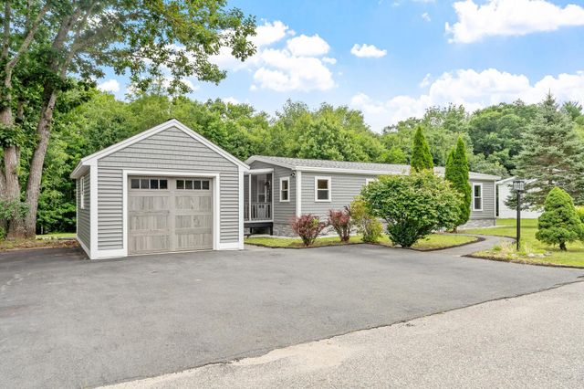 26 Country Lane, Fremont, NH 03044