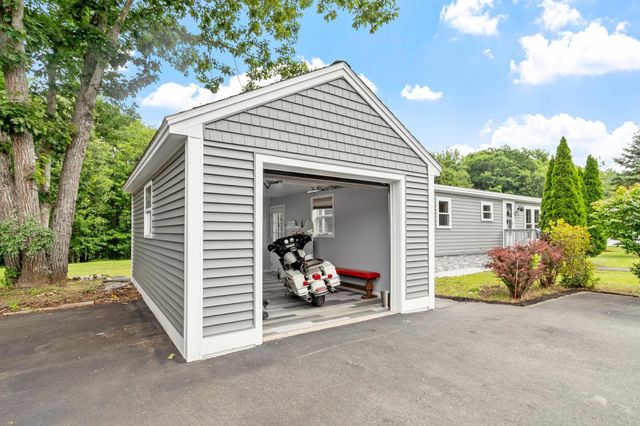 26 Country Lane, Fremont, NH 03044