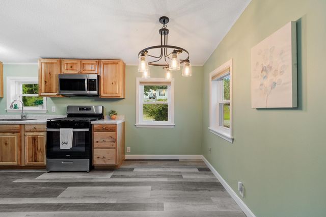 26 Country Lane, Fremont, NH 03044