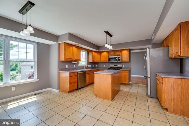 114 EAGLES LN, Reading, PA 19608