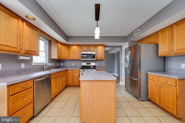 114 EAGLES LN, Reading, PA 19608