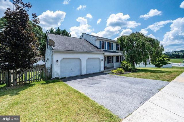 114 EAGLES LN, Reading, PA 19608