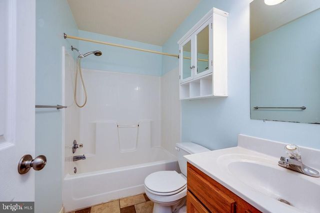 114 EAGLES LN, Reading, PA 19608
