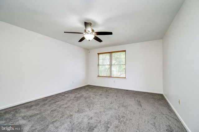 114 EAGLES LN, Reading, PA 19608