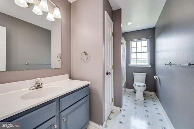114 EAGLES LN, Reading, PA 19608