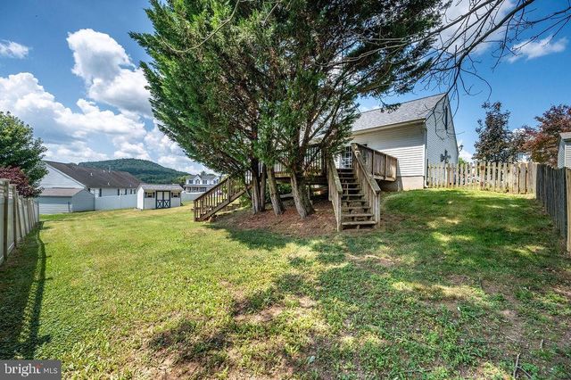 114 EAGLES LN, Reading, PA 19608