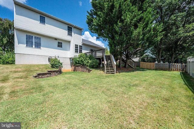 114 EAGLES LN, Reading, PA 19608