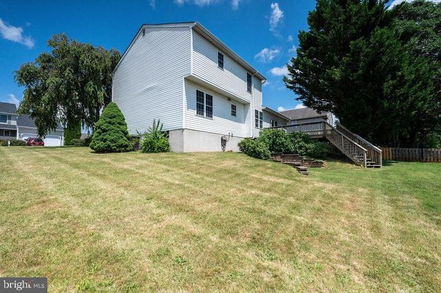 114 EAGLES LN, Reading, PA 19608