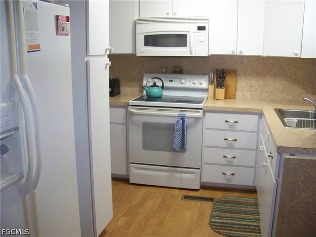 213 Brandywine LN, North Fort Myers, FL 33917