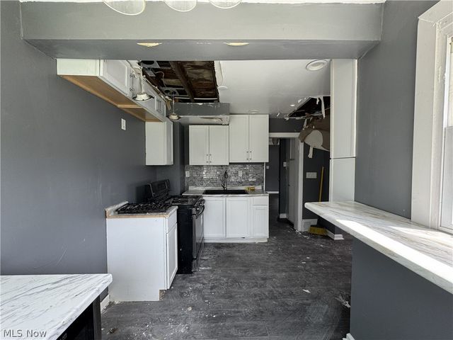 888 Medford Road, Cleveland Heights, OH 44121