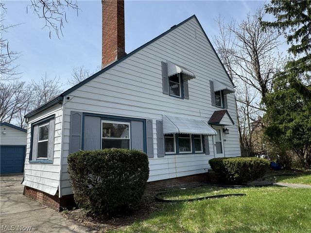 888 Medford Road, Cleveland Heights, OH 44121