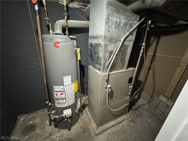 888 Medford Road, Cleveland Heights, OH 44121