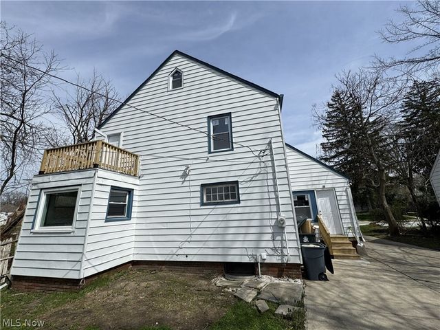 888 Medford Road, Cleveland Heights, OH 44121