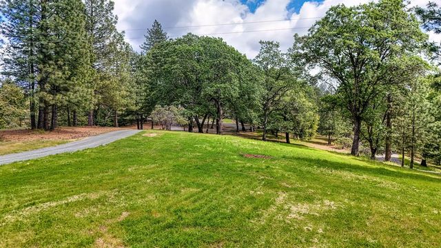 26750 Rockrose Ln, Colfax, CA 95713
