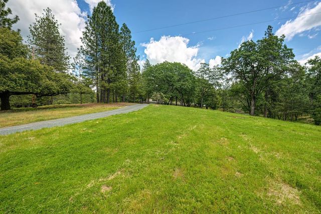 26750 Rockrose Ln, Colfax, CA 95713