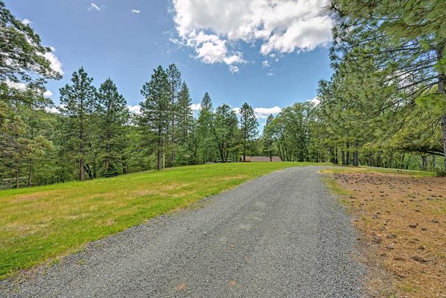 26750 Rockrose Ln, Colfax, CA 95713