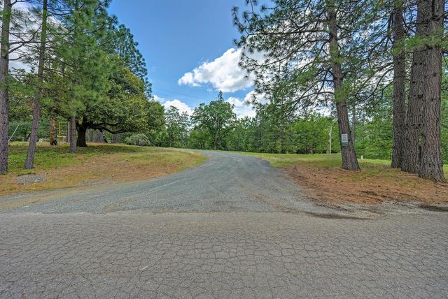 26750 Rockrose Ln, Colfax, CA 95713