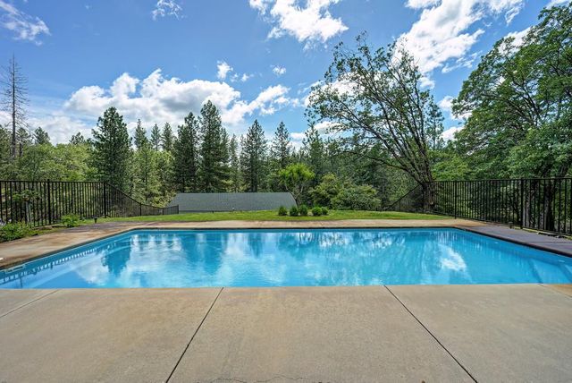 26750 Rockrose Ln, Colfax, CA 95713