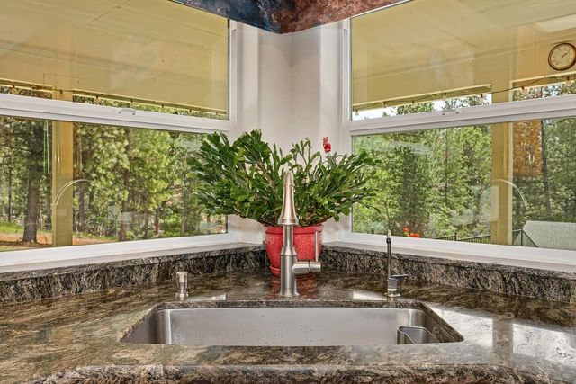 26750 Rockrose Ln, Colfax, CA 95713