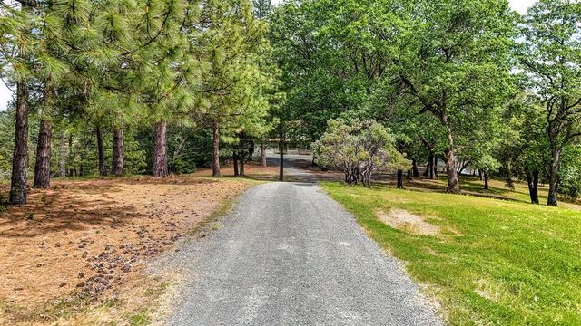 26750 Rockrose Ln, Colfax, CA 95713