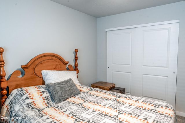 1324 E Yellowstone AVE, Post Falls, ID 83854