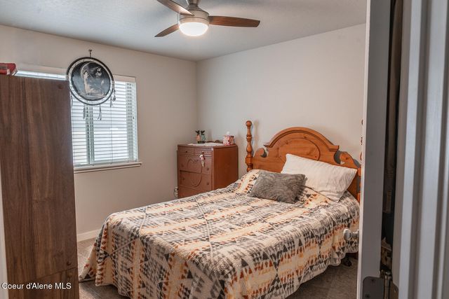 1324 E Yellowstone AVE, Post Falls, ID 83854