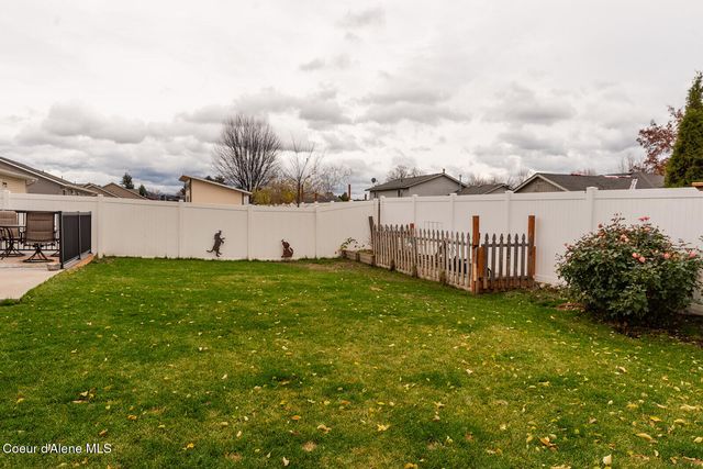 1324 E Yellowstone AVE, Post Falls, ID 83854