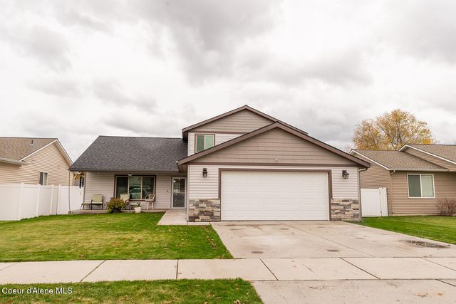 1324 E Yellowstone AVE, Post Falls, ID 83854