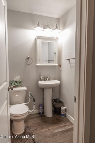 1324 E Yellowstone AVE, Post Falls, ID 83854