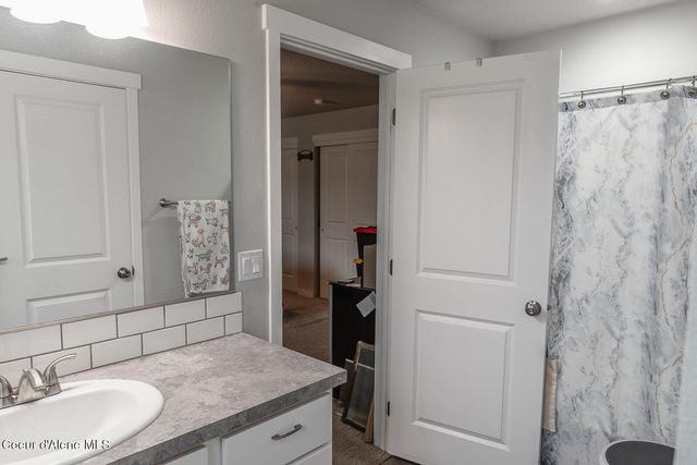 1324 E Yellowstone AVE, Post Falls, ID 83854