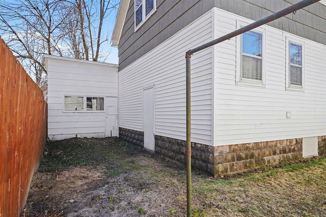 892 W Forest Avenue, Muskegon, MI 49441