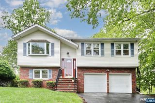 70 McNomee Street, Oakland, NJ 07436