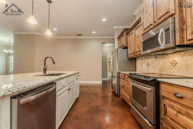 10 FREEDOM CIRCLE, Wichita Falls, TX 76306