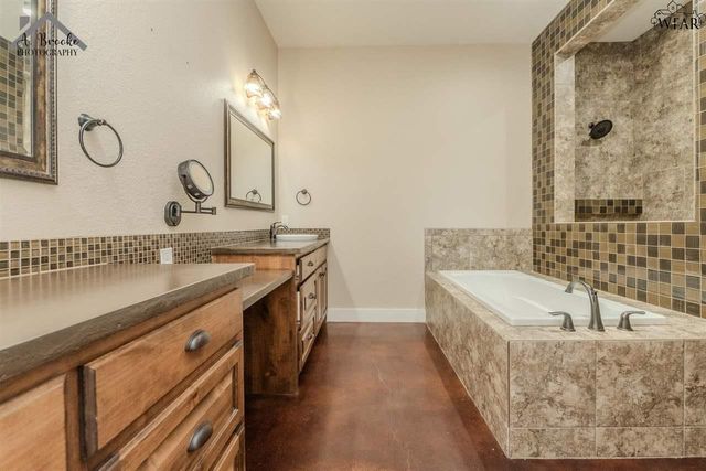 10 FREEDOM CIRCLE, Wichita Falls, TX 76306