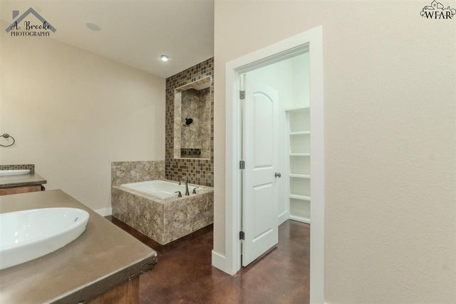 10 FREEDOM CIRCLE, Wichita Falls, TX 76306